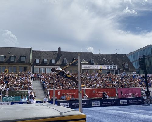 Hochsprung trifft Herzschlag – Weltstars auf dem Heilbronner Marktplatz